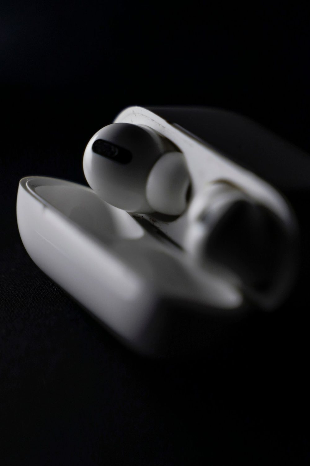 Wireless earbuds and audio accessories